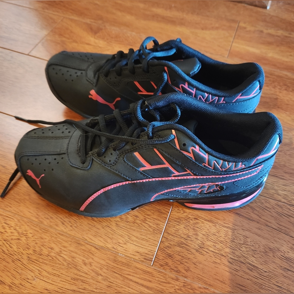 Puma Running Shoes Size 8.5 Black with Pink Accents